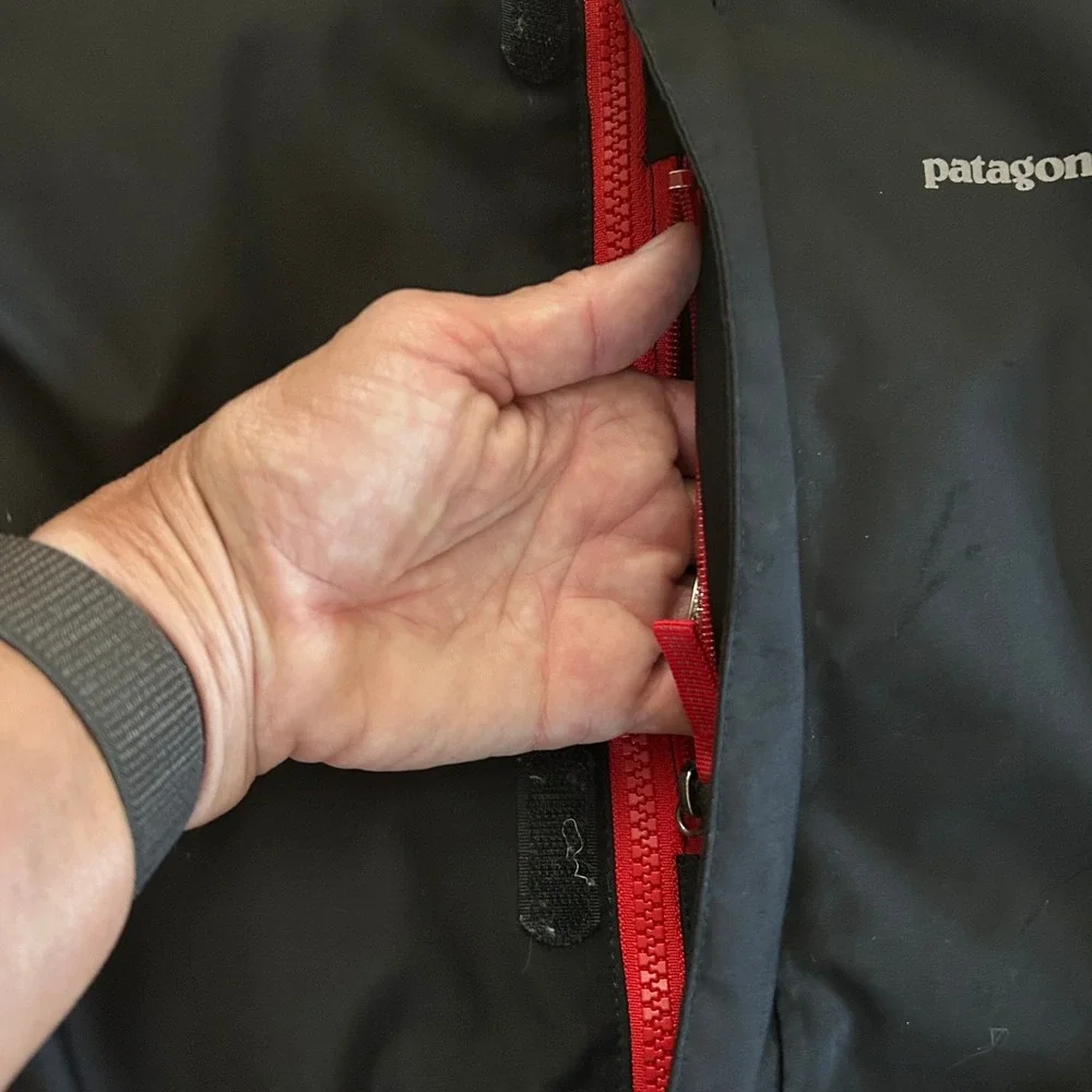 Patagonia Boys H2No Insulated Winter Jacket Black Red Full Zip Ski Coat XL 14